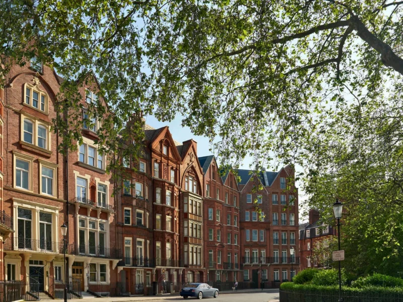 51–52 Hans Place
